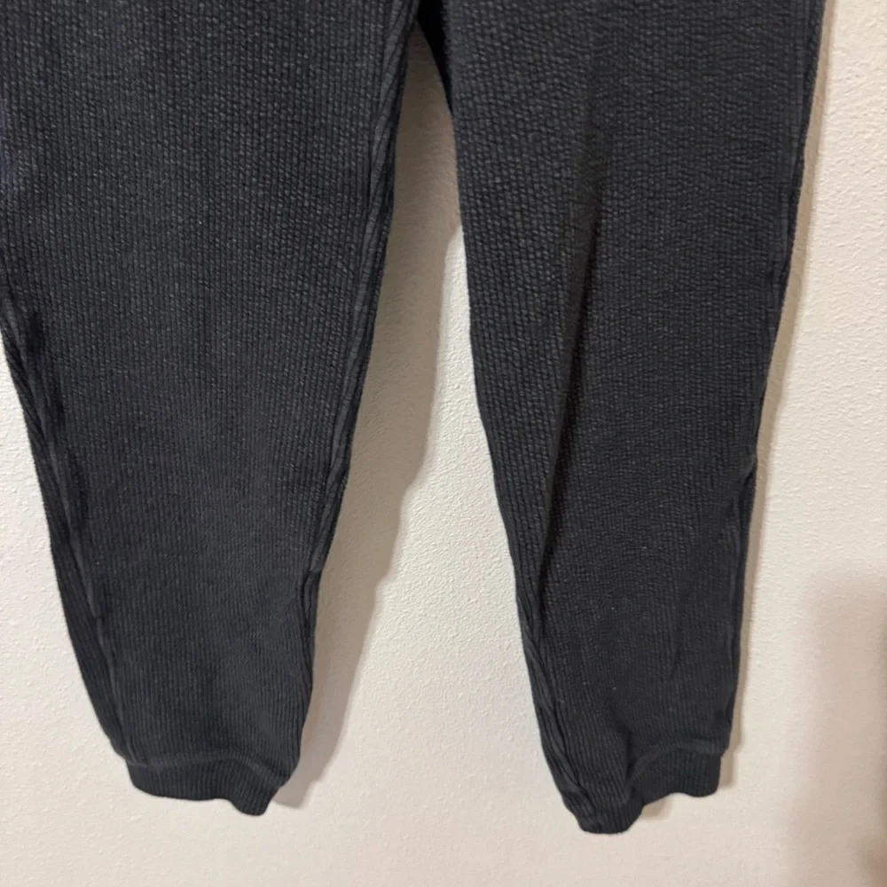 Lululemon Ribbed High-Rise Jogger 25